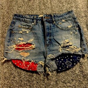Garage - Jean shorts, gently worn
Size 03